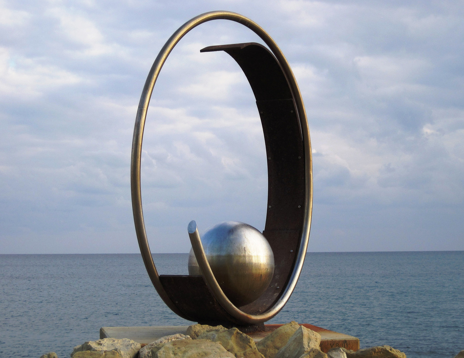 Stainless steel circle sculpture