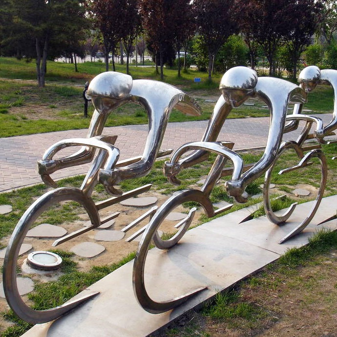 Bicycle race sculpture (3)