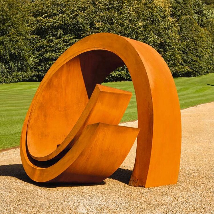 Italy Beverly Pepper Contemporary art Curvae in Curvae corten steel sculpture