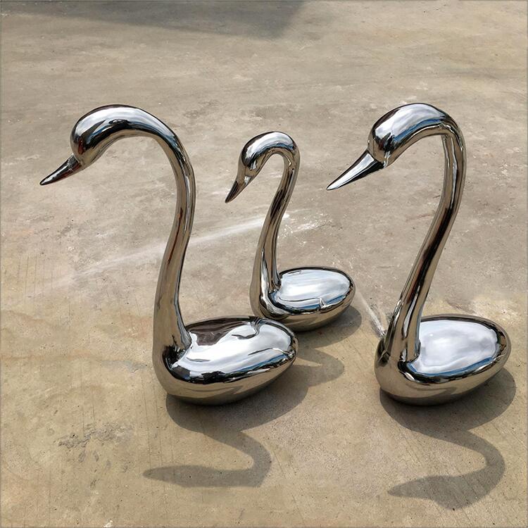 metal swan sculpture (2)