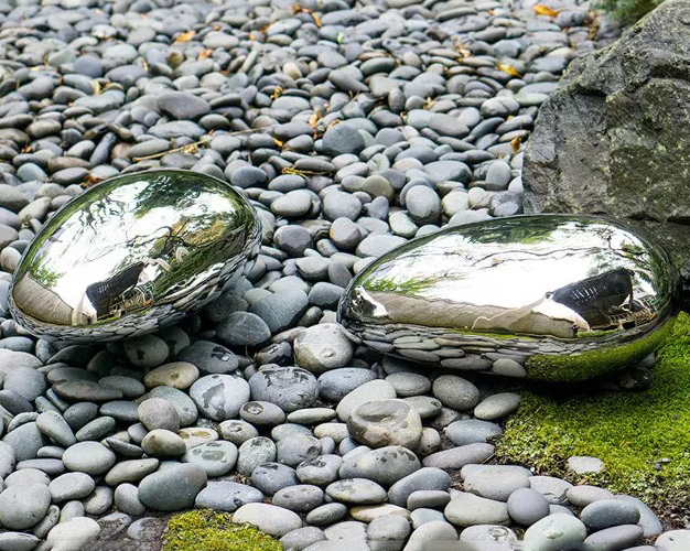 Mirror stainless steel rock for trade estate