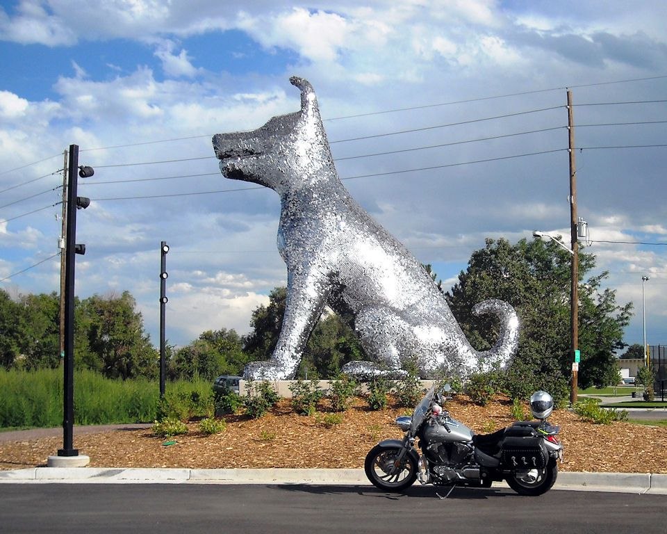 metal dog statue (3)