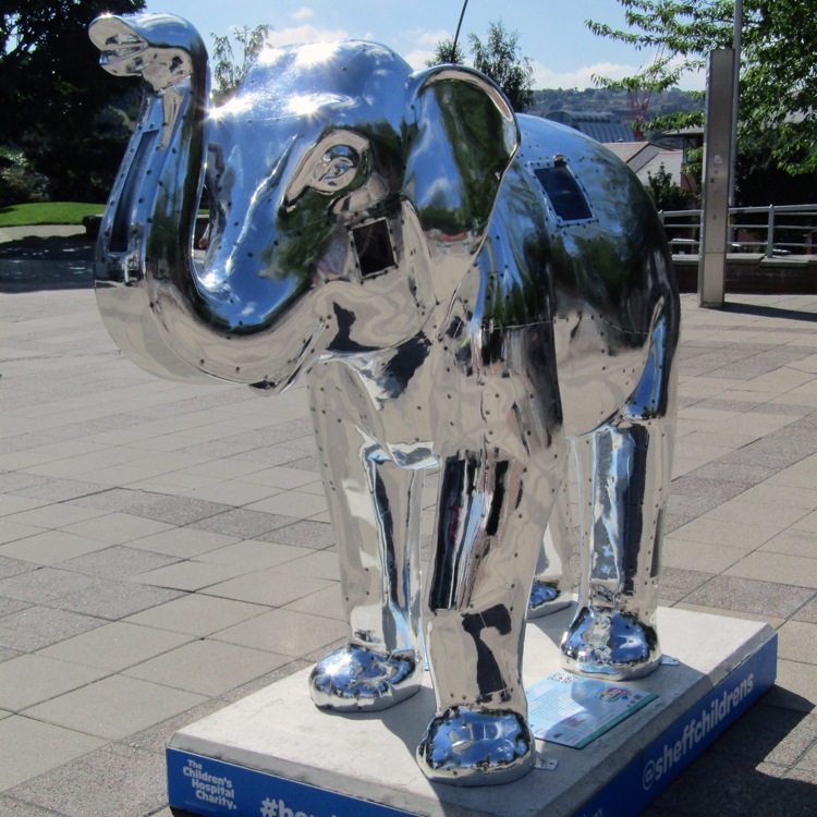metal elephant statue (3)