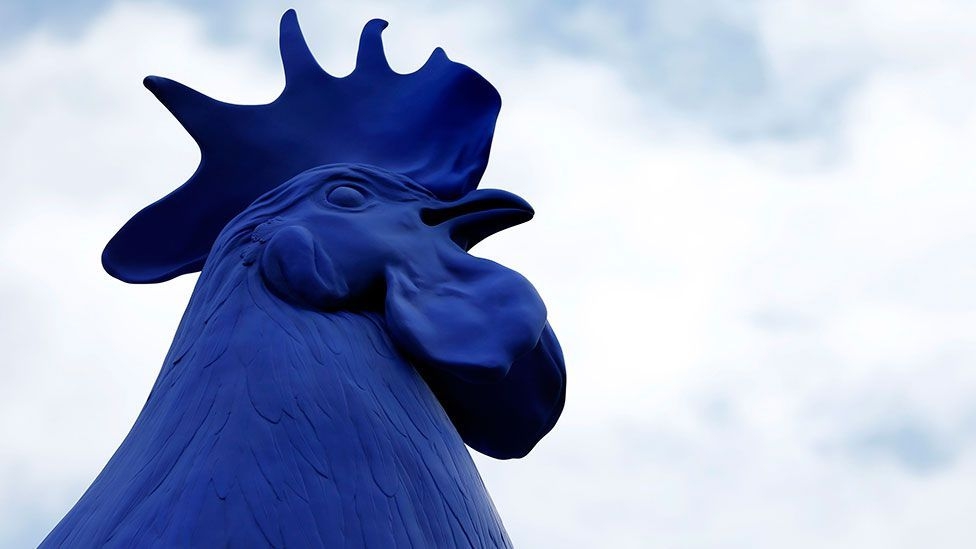outdoor rooster statue (3)