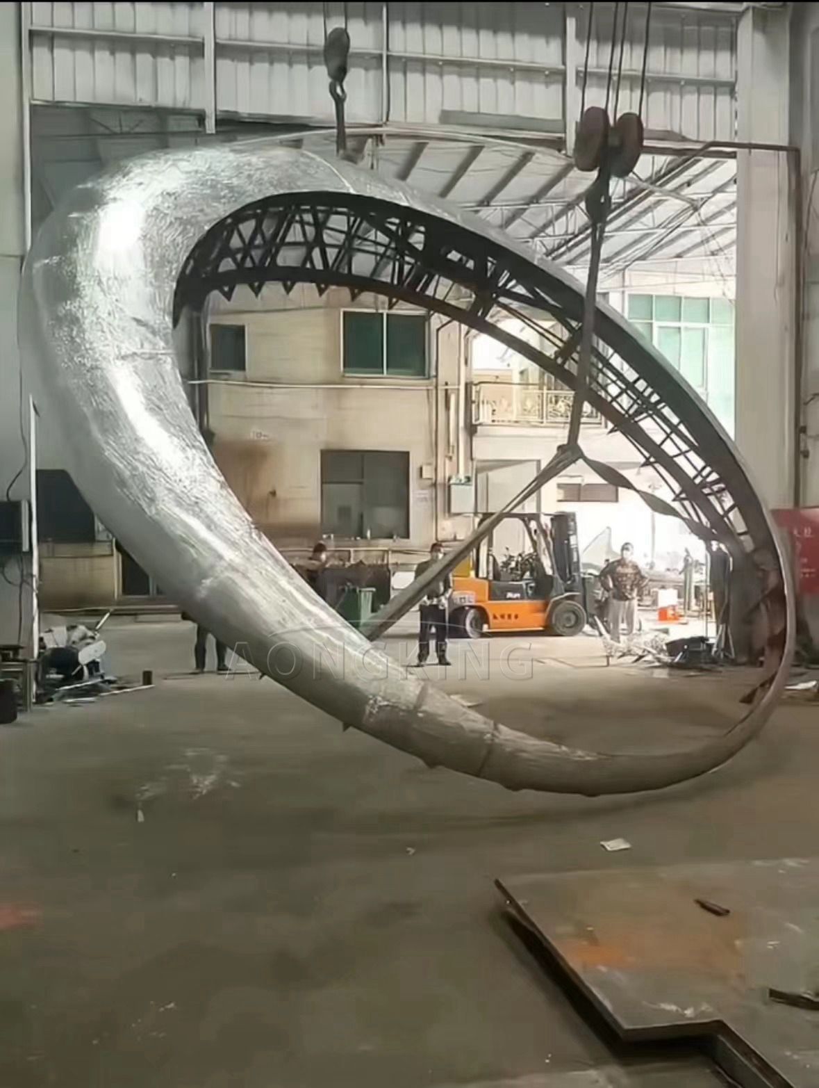 stainless steel circle shape sculpture