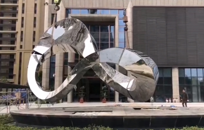 stainless steel street kinetic outdoor sculpture