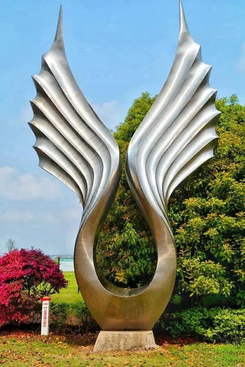 modern garden sculptures