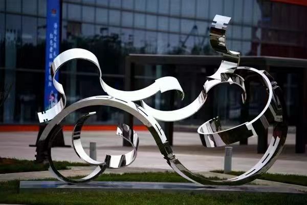 Abstract sculpture of a cyclist