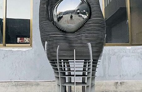 stainless steel art hold ball hand statue1