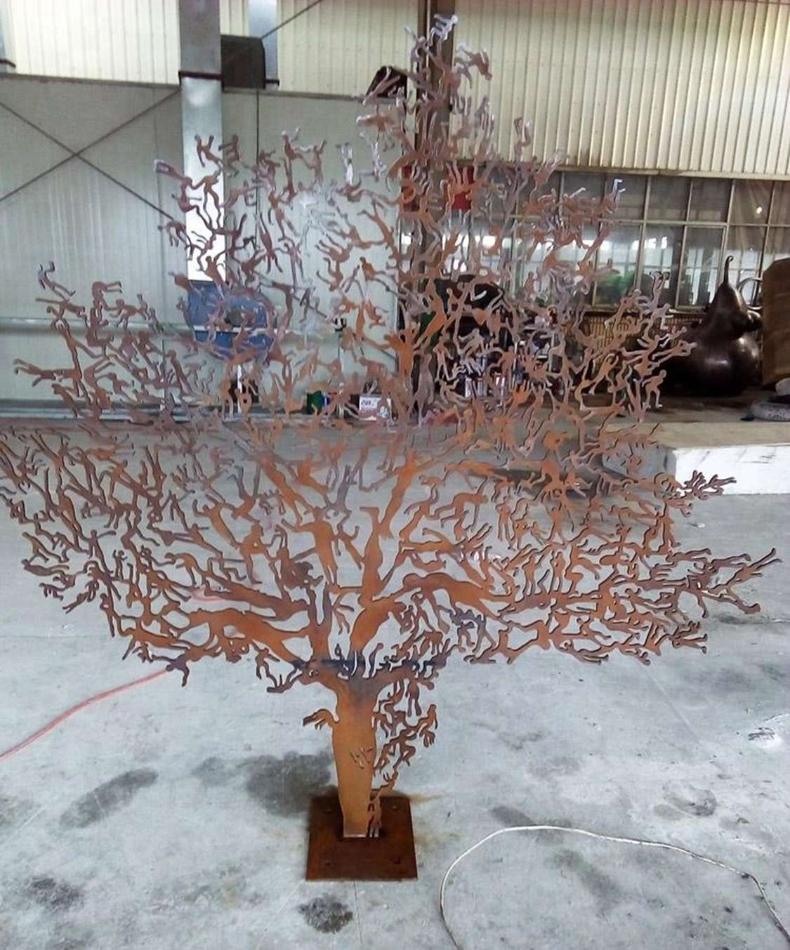 modern corten steel hollow tree (3)