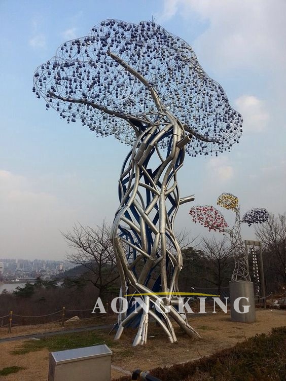 modern stainless steel wire tree statue