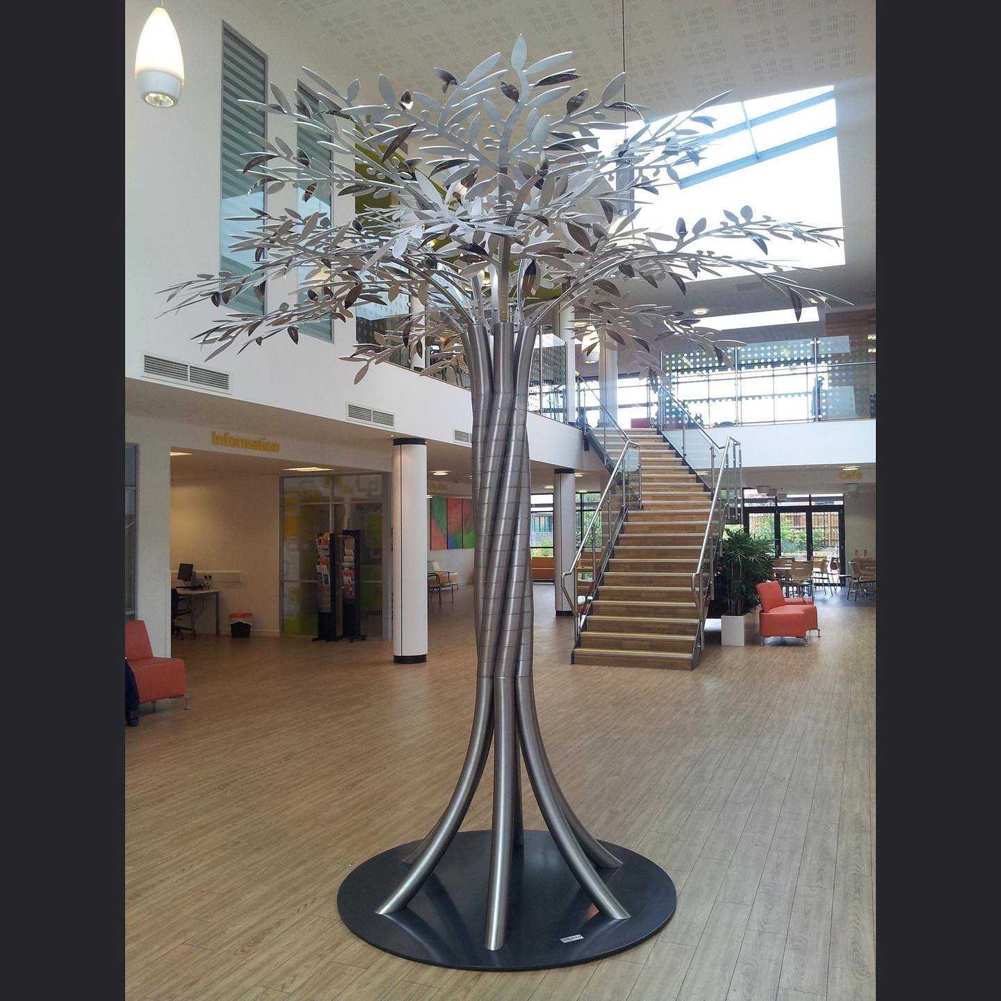 tree Discovery art metal sculpture (1)
