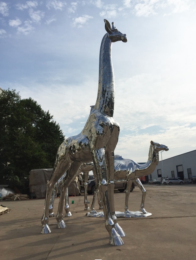 giraffe Family Stainless Steel Sculpture (2)