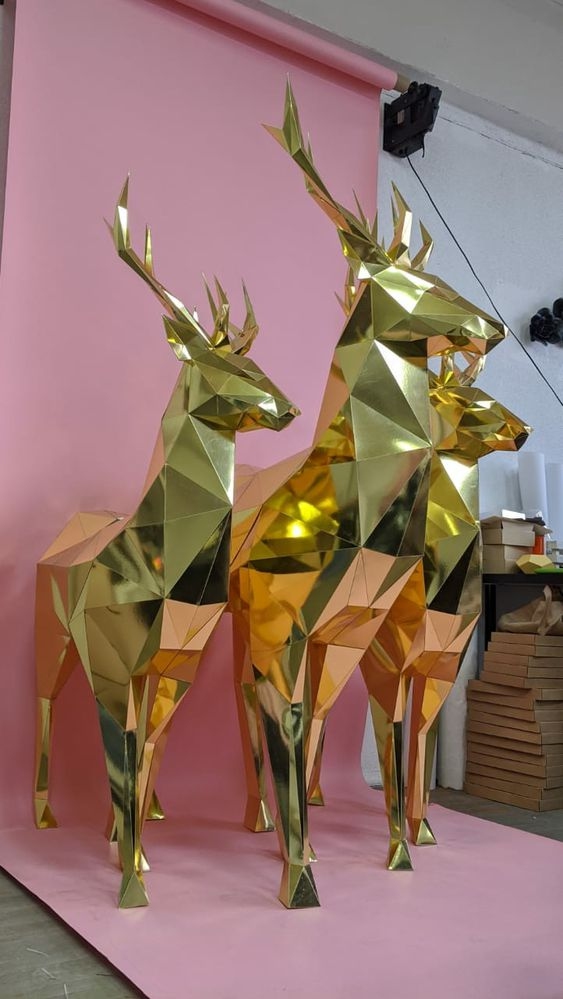 Gold Reindeer metal sculpture (1)