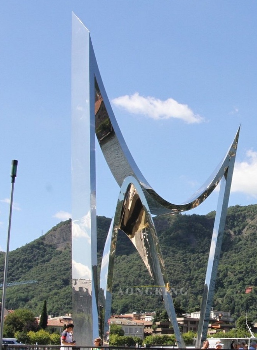 stainless steel Powerful sculpture (2)