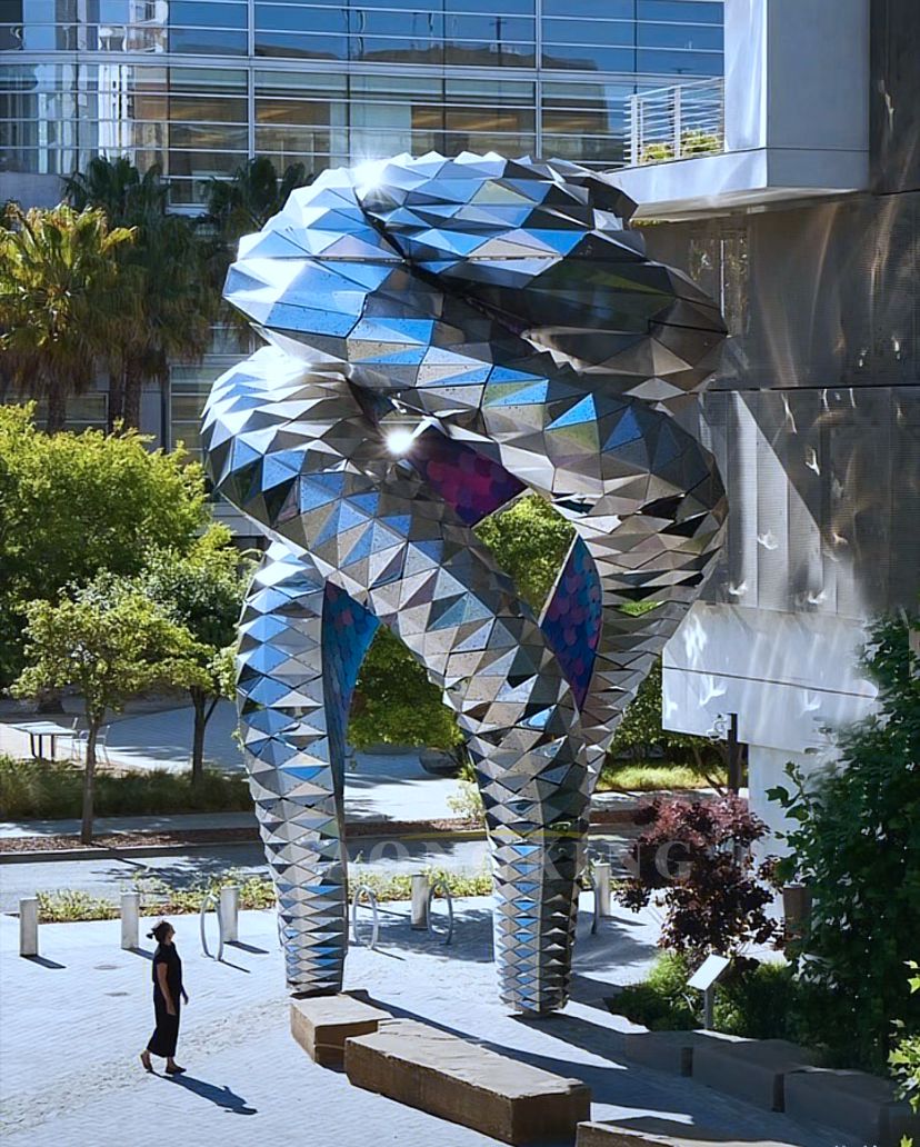 stainless steel Twisted sculptures (1)