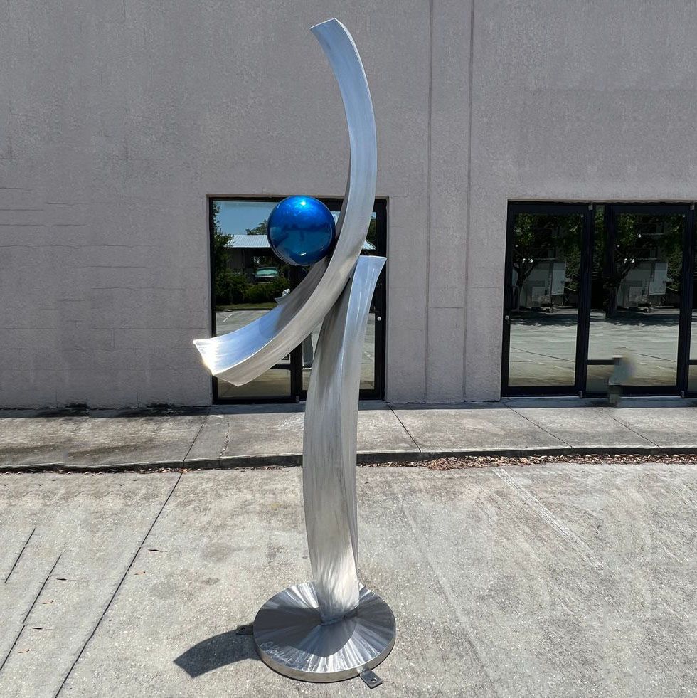 Cast aluminum front garden decor sculpture