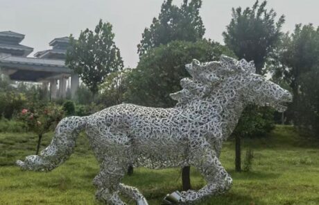 Stainless Steel Spring Mesh Horse Sculpture (1)