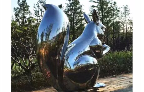 Custom Adorable Animal Statue Stainless steel Squirrel Sculpture For Garden Decoration