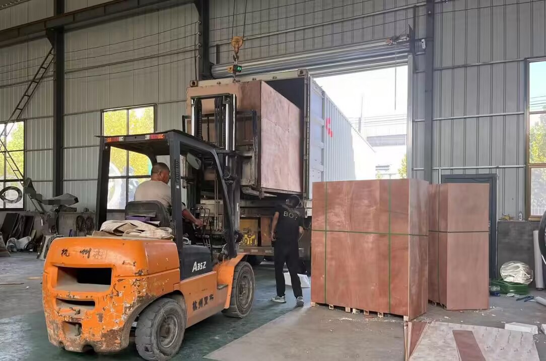 Forklift sculpture loading