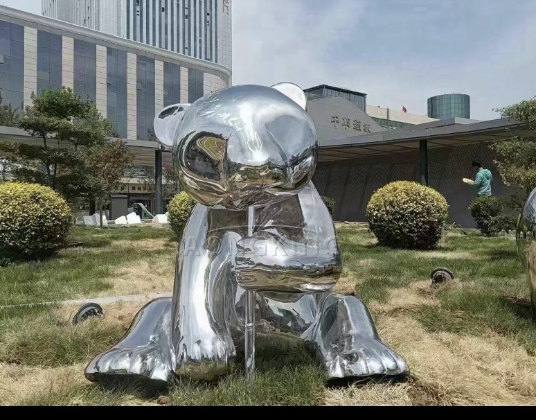 stainless steel national treasure sculpture