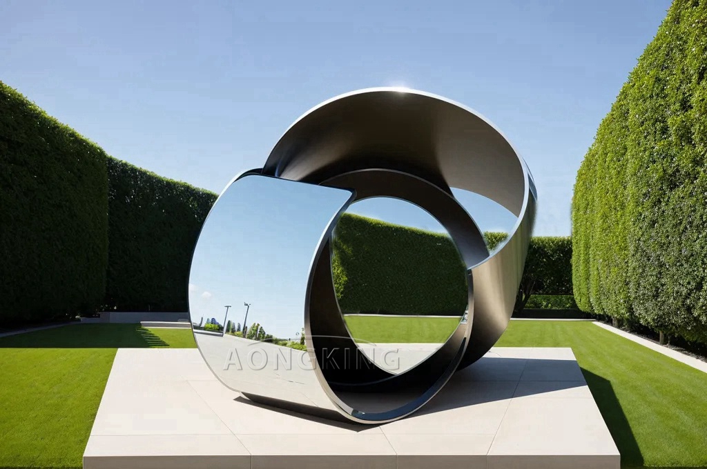 ‘360 Degrees' surround sculpture