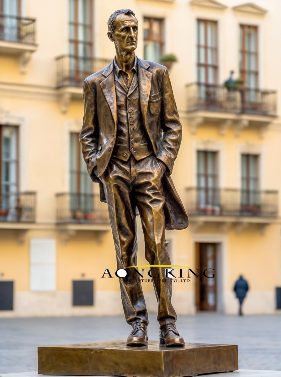 Bronze Man of honor Esquire statue
